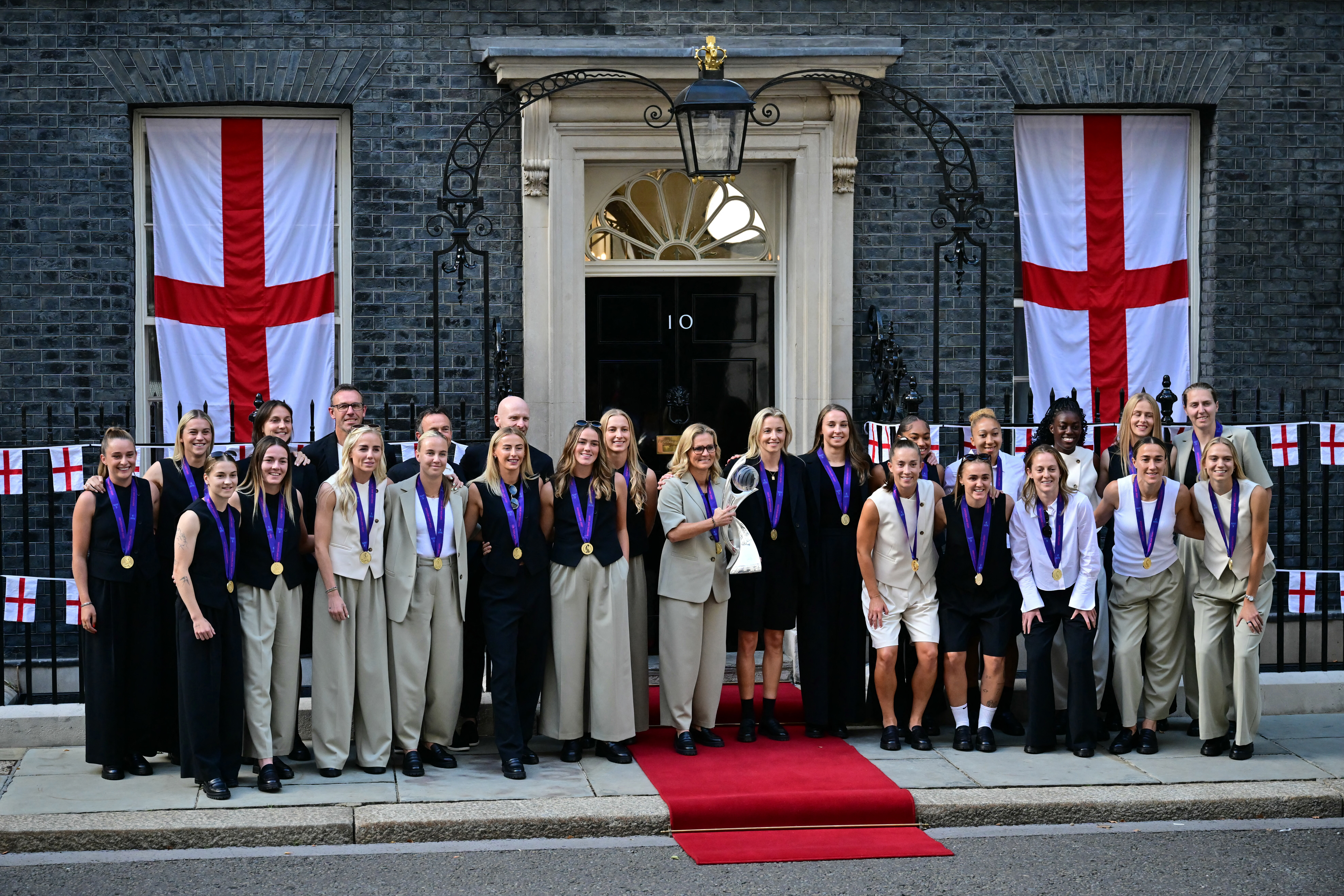 Lionesses Return to Hero’s Welcome After Thrilling Euro 2025 Triumph